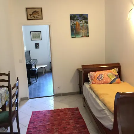 Apartment Proche Du Chateau De Versaillles Avec Jardin
